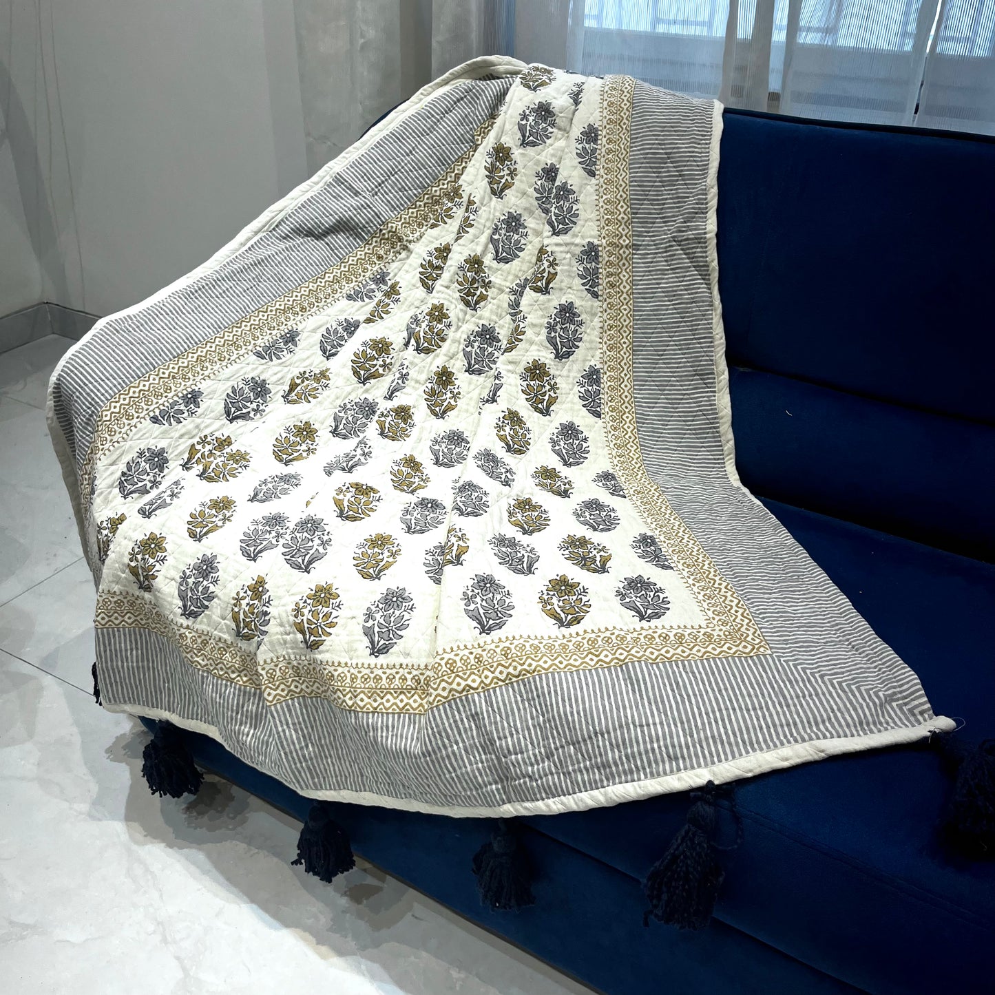 Effortless Floral Cotton Sofa Throw
