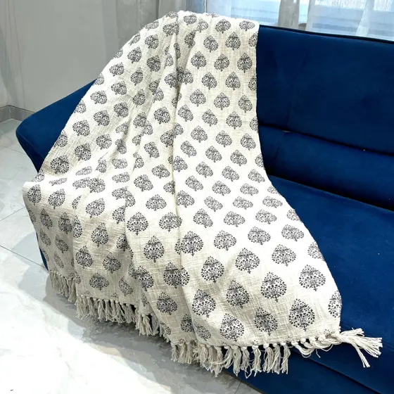 Effortless Spade Jute Sofa Throw